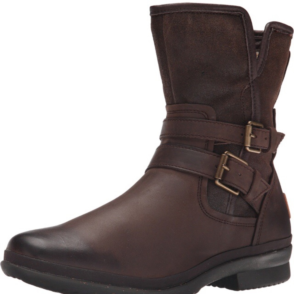 Ugg Simmens Boots